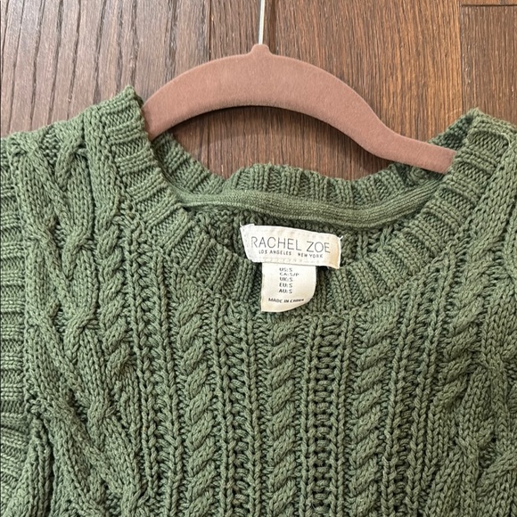 Green Cable Knit Sleeveless Sweater - Picture 2 of 3